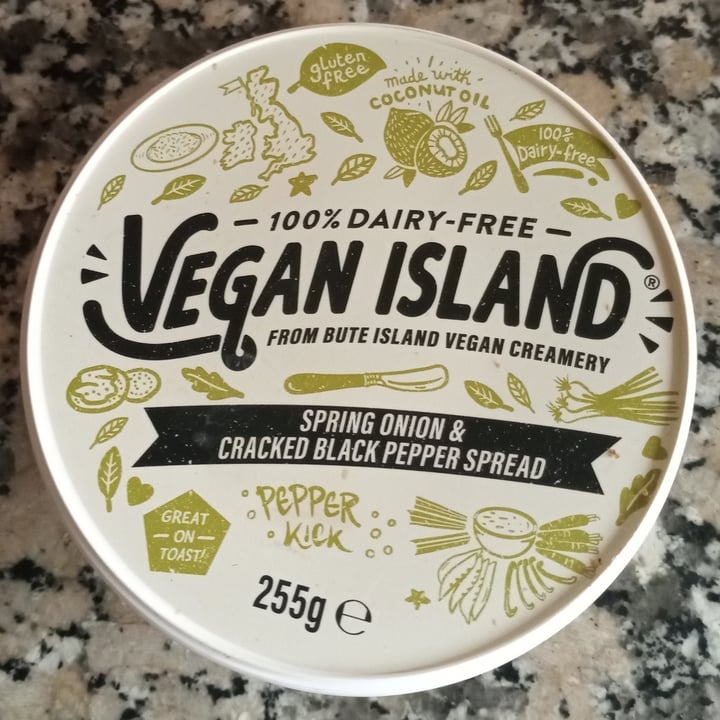 photo of Vegan island Spring onion & cracked black pepper spread shared by @titoherbito on  30 Jul 2022 - review