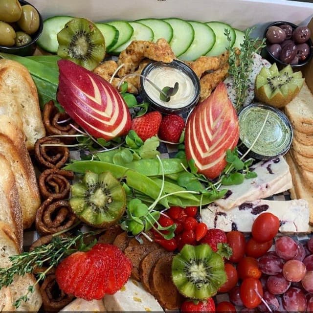 菜肴“Charcuterie Board”的照片