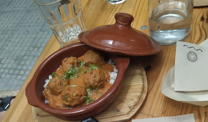 photo of Veganitessen Albóndigas de lentejas al curry shared by @enniwestt on  31 Jul 2019 - review