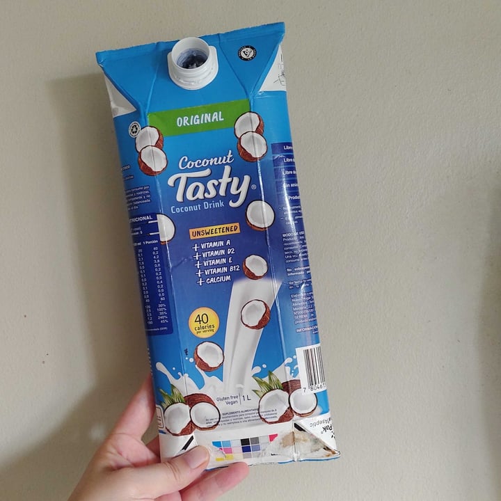 photo of coconut tasty Coconut drink shared by @sashagarces on  28 Nov 2022 - review