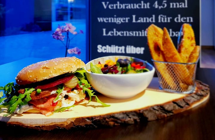 photo of Loving Hut Loving Hut Burger shared by @lovinghutwienerberg on  10 May 2019 - review