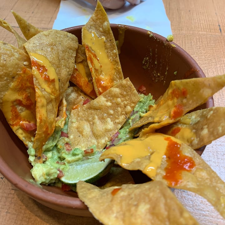 photo of Oleada Plant Based Guacamole Y Totopos shared by @noa1212 on  05 Feb 2022 - review