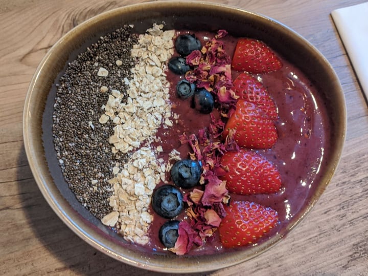 review photo of Potts Coffee Acai Smoothie Bowl shared by @aivilomt on 12 Jan 2020 - review