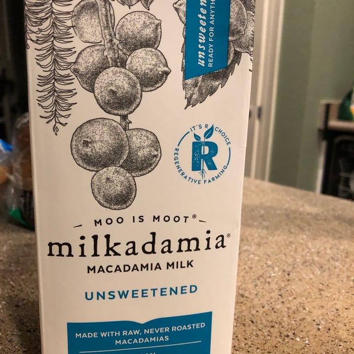 photo of Milkadamia Macadamia Milk Unsweetened shared by @mammadogood on  29 Dec 2020 - review
