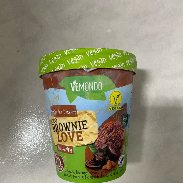photo of Vemondo Vegan ice dessert choco brownie love shared by @nicolematos on  14 Feb 2022 - review