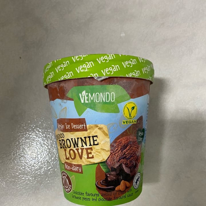 review photo of Vemondo Vegan ice dessert choco brownie love shared by @nicolematos on 14 Feb 2022 - review