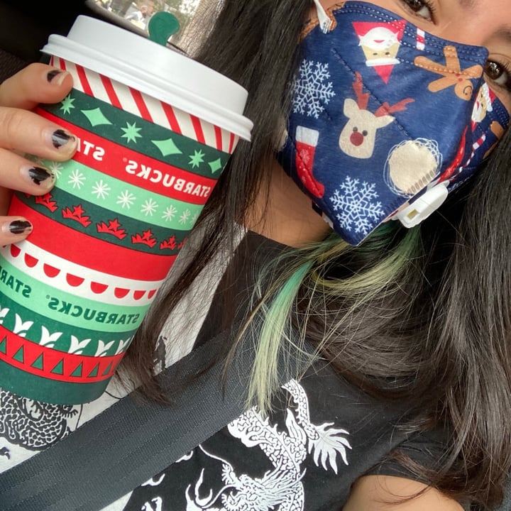 review photo of Starbucks Latte de vainilla con leche vegetal shared by @andygarcia on 15 Jan 2021 - review