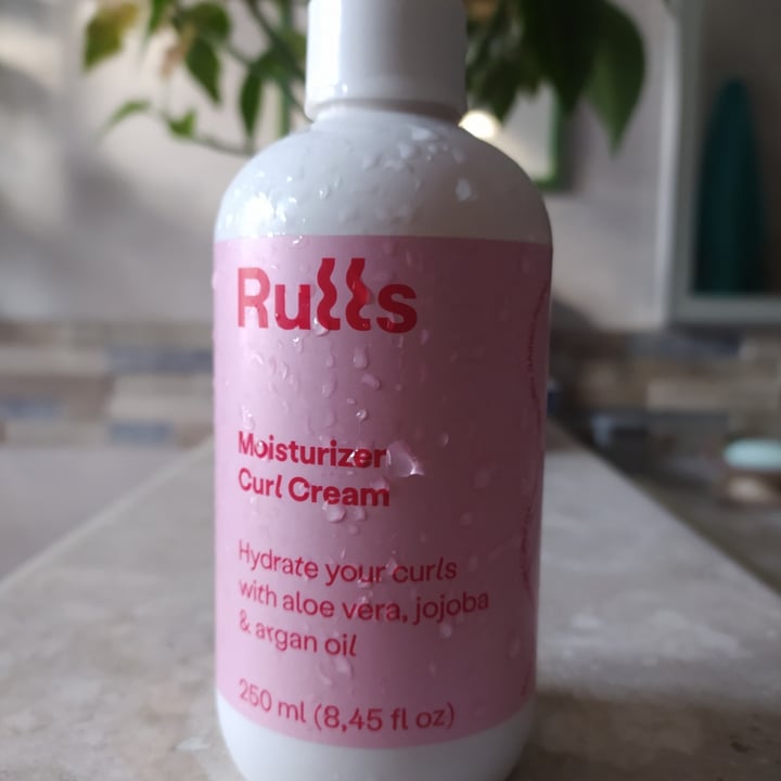 photo of Rulls Moisturizer Curl Cream shared by @estherdfv on  08 Jan 2022 - review