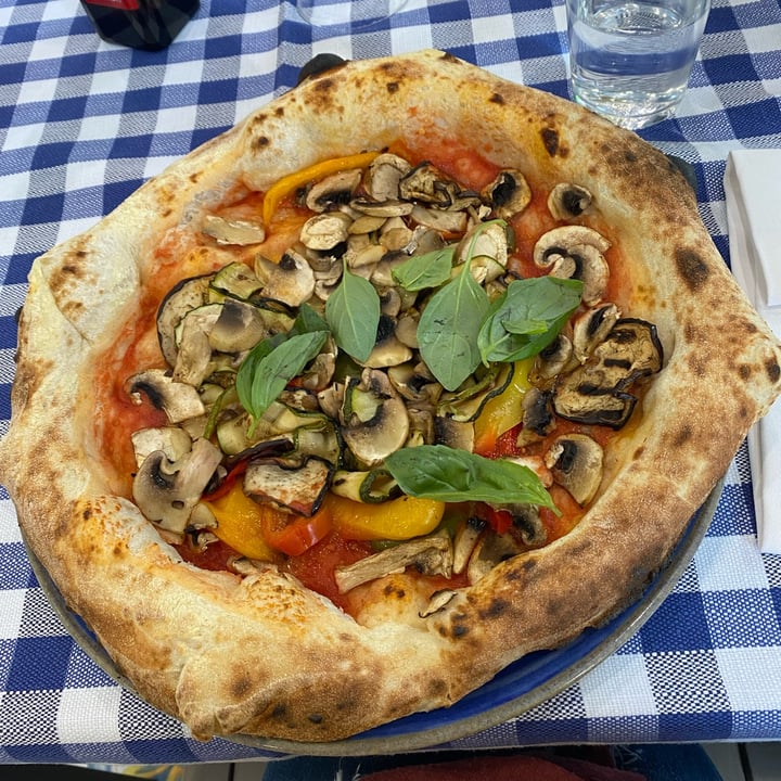 photo of Pizzeria Made In Sud Pizza shared by @alecannos on  02 Apr 2022 - review