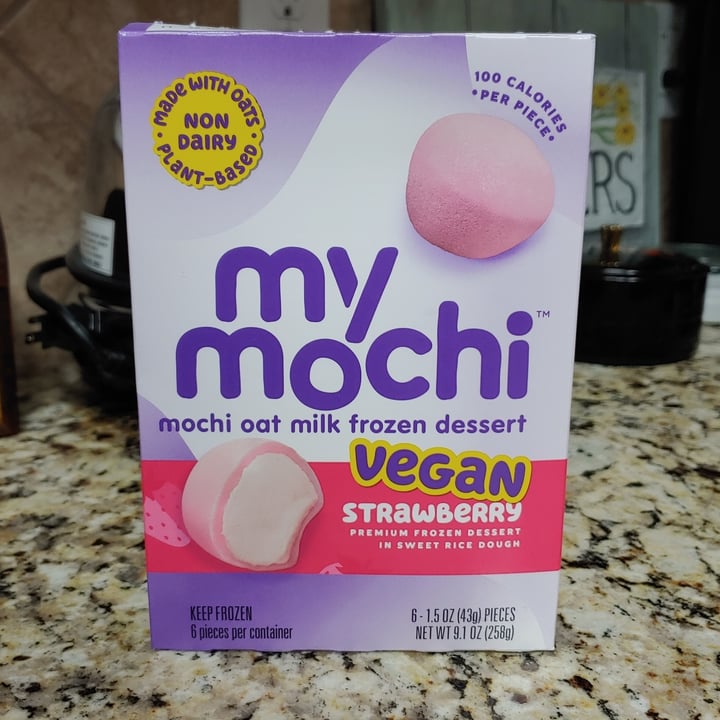 photo of My mochi Mochi oatmilk frozen dessert, Strawberry shared by @thundergleep on  23 Oct 2021 - review