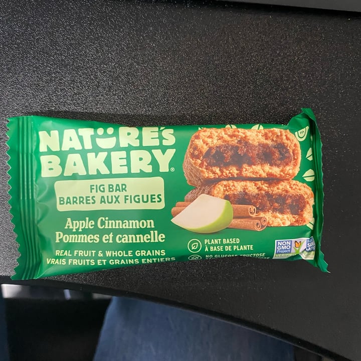 review photo of Nature's Bakery Apple Cinnamon Fig Bar shared by @biancajspag on 17 Jun 2022 - review