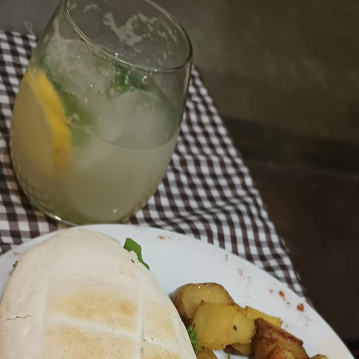 photo of El patio vegan Limonada con Pomelo & Menta shared by @veganveganita on  02 Jun 2022 - review