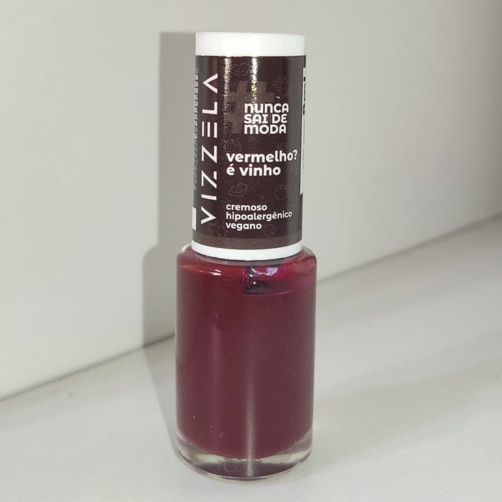 photo of Vizzela Cosméticos Esmalte Vermelho? É vinho shared by @joselebss on  15 May 2022 - review