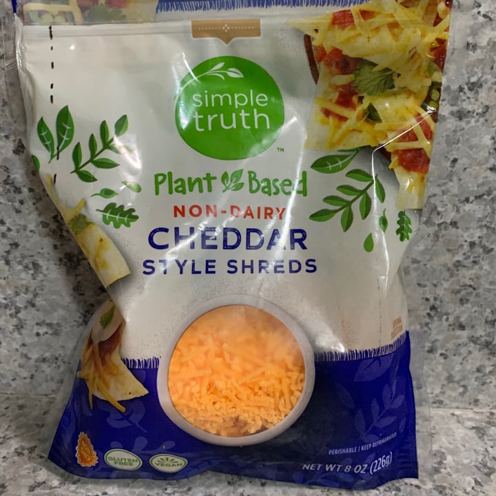 photo of Simple Truth non-dairy cheddar style shreds shared by @onehungryvegan on  29 Oct 2020 - review
