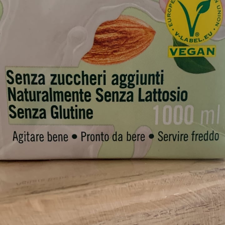 photo of e.gó Bevanda vegetale alla mandorla shared by @rastacarla on  02 Sep 2022 - review