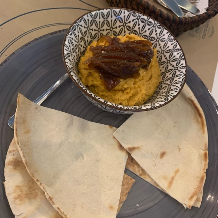 photo of Mama Tierra Hummus With Sweet Potato shared by @vanessabejjany on  23 Dec 2021 - review