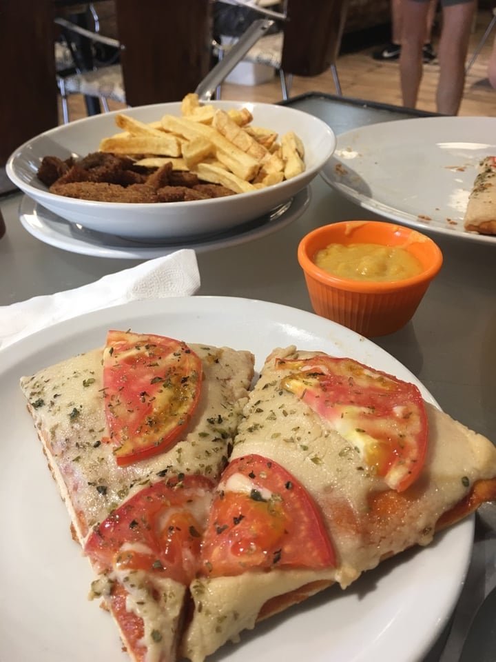 review photo of Loving Hut Pizza shared by @sofignzalez on 01 Dec 2019 - review