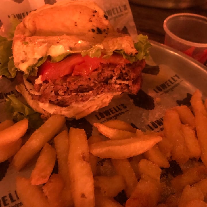 photo of Lowell's Biergarten Not Cheeseburger (NOTCO Burger) shared by @laritaveganita on  02 Jan 2022 - review