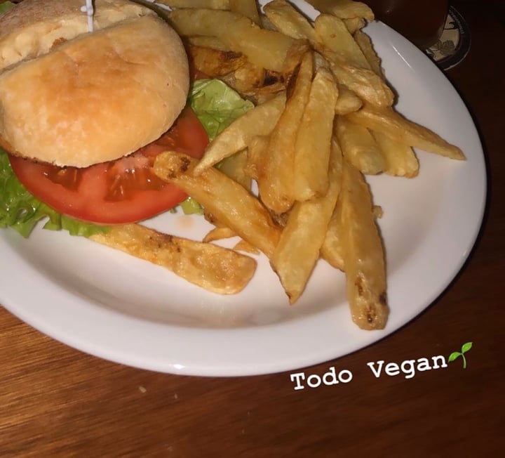 photo of Green King Cervecería Artesanal Hamburguesa Vegana shared by @plantbasednatural on  04 Dec 2019 - review