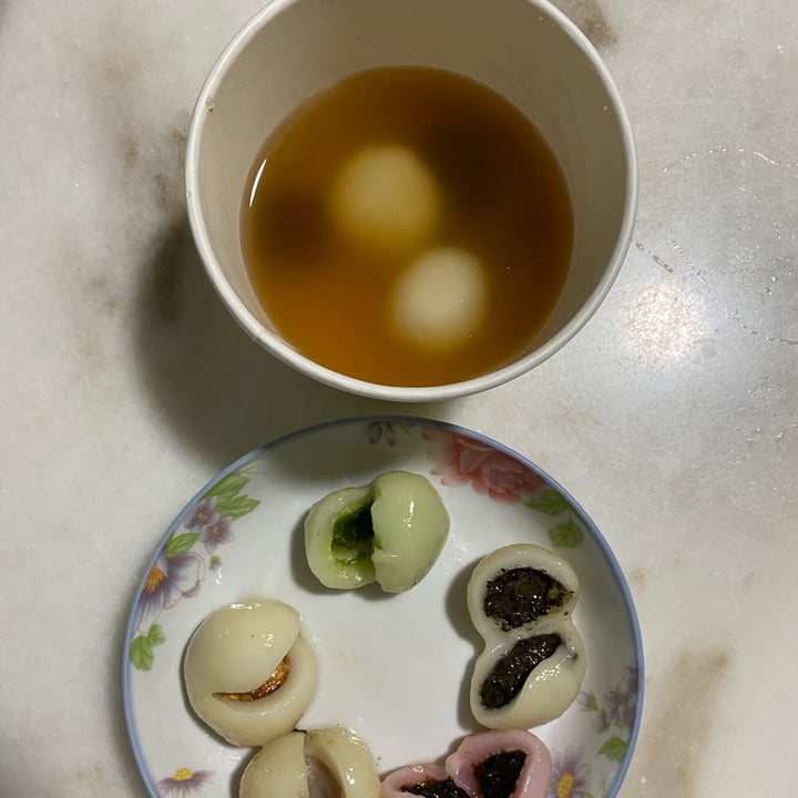 photo of 75 Ah Balling Peanut Soup Ah Balling 汤圆 Peanut shared by @piggy-egg on  17 Sep 2022 - review