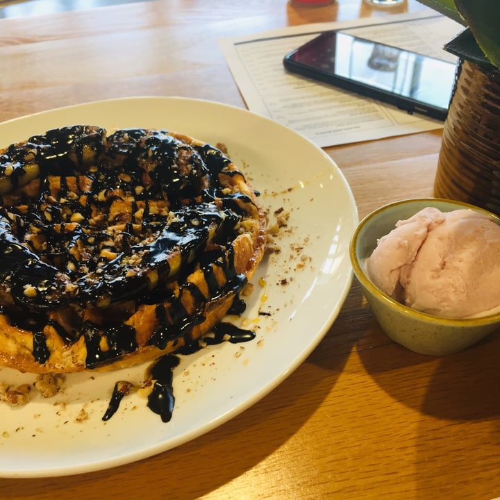 photo of Kaylee's Eatery Choc nut banana waffle shared by @jabseatsvegan on  05 Aug 2021 - review