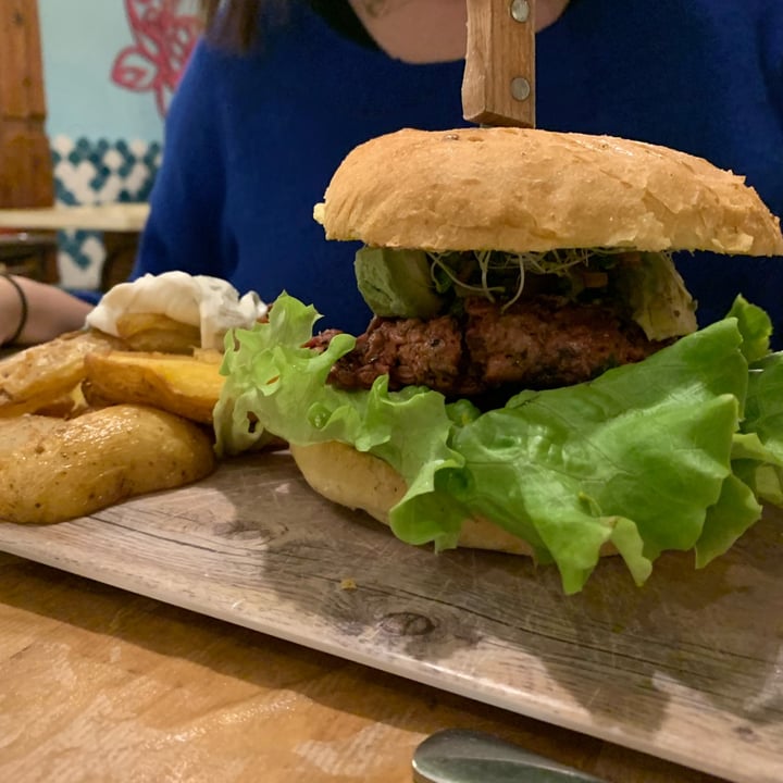 photo of Viva Burger Chingona shared by @dirk-jan on  22 Dec 2021 - review
