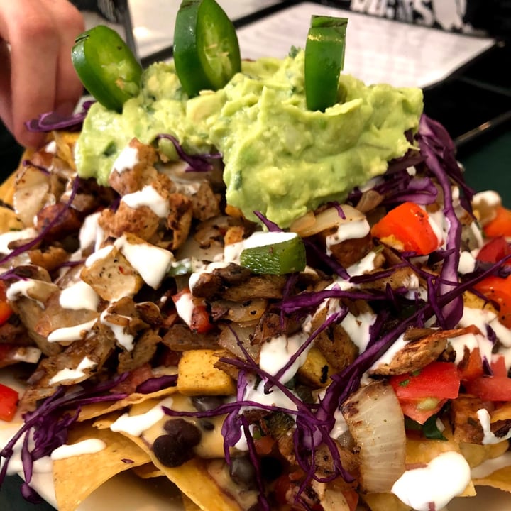 review photo of Luna Verde Vegan Mexican Restaurant Nachos, Chimichanga & Black Bean Soup shared by @alycat on 16 May 2020 - review