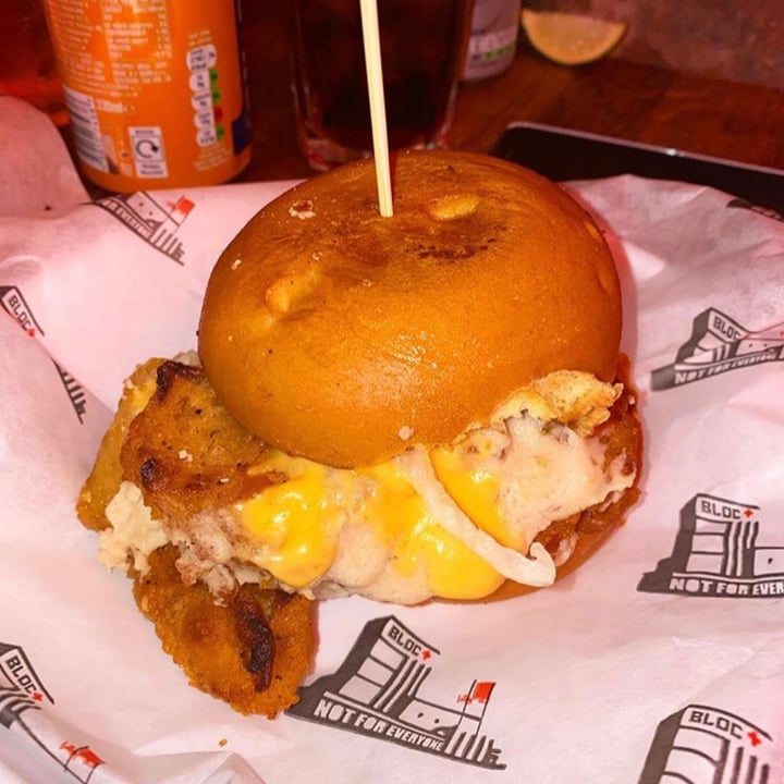 photo of Bar Bloc The keep F*cking Calm vegan Burger shared by @ireneb on  28 Jul 2020 - review