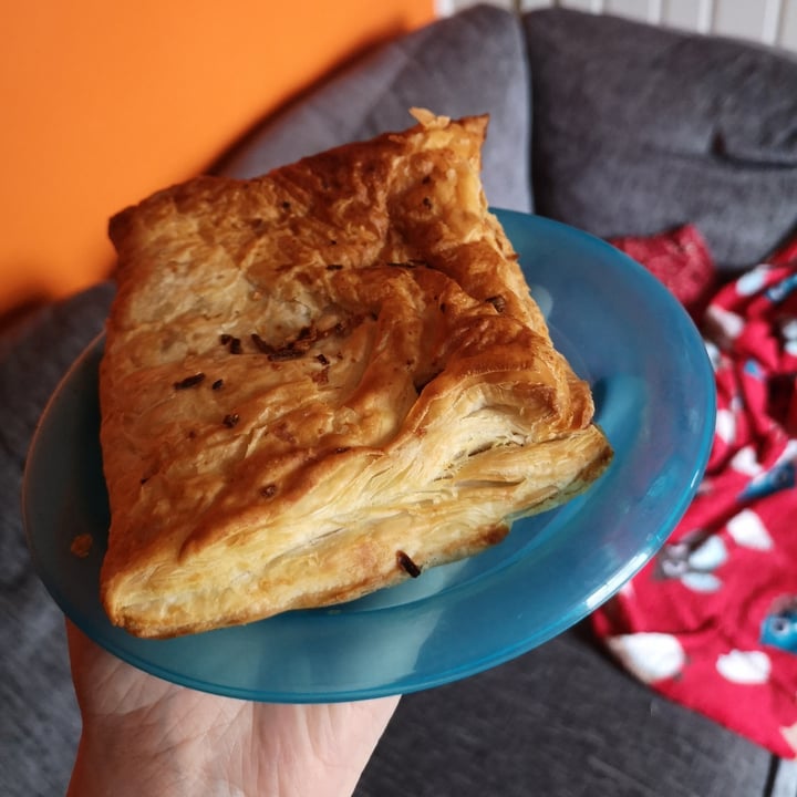 photo of Scoffs Feel Good Food Cheese And Onion Pasty shared by @pointsofellie on  28 May 2021 - review