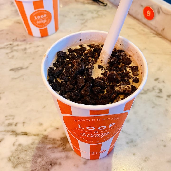 photo of Loop & Scoop Vegan Oreo Milkshake shared by @katelouisepowell on  21 Nov 2021 - review