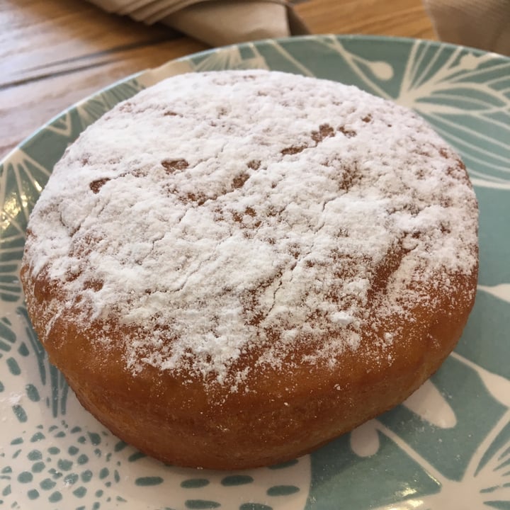 review photo of VegAmazing Doughnuts Berlinita manzana canela shared by @ggens on 28 Jun 2021 - review
