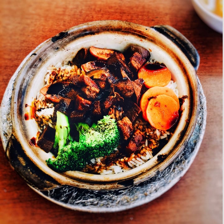 photo of Vegetarian Villas Hong Kong Claypot Rice shared by @consciouscookieee on  04 Apr 2021 - review