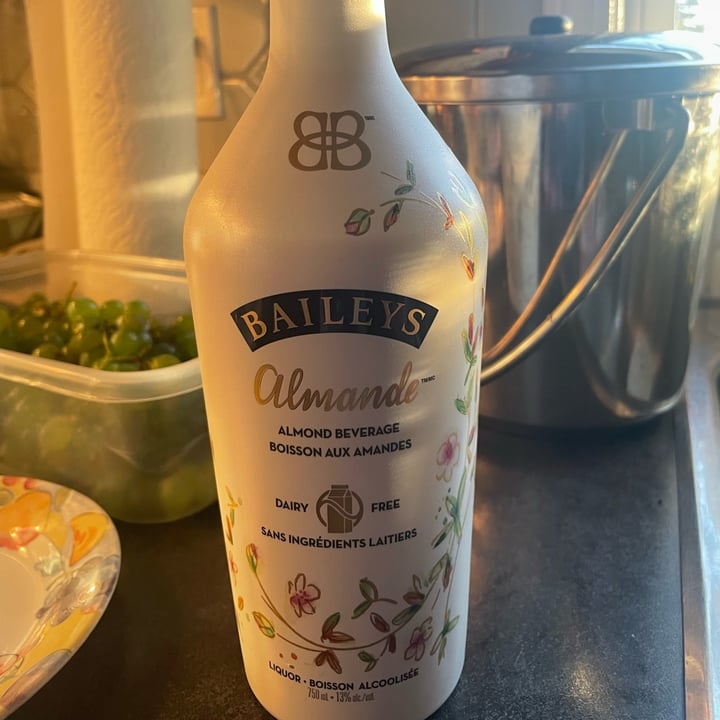 photo of Bailey’s Irish cream (Almond) Bailey’s Almond Cream shared by @vegan4lyfe on  04 Oct 2022 - review