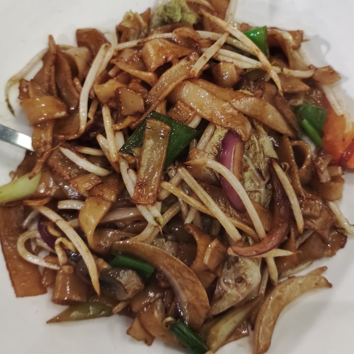 review photo of Vegan Planet Stir Fried Mixed Vegetables Ho Fun shared by @ericaatt on 22 Aug 2022 - review