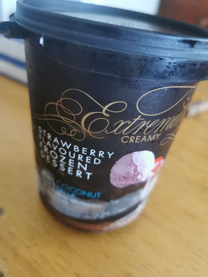 photo of Woolworths Food Strawberry Flavoured Frozen Dessert shared by @cris on  11 Nov 2019 - review