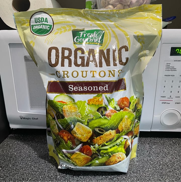 photo of Fresh Gourmet Organic croutons seasoned shared by @shmoopsify on  30 Aug 2022 - review