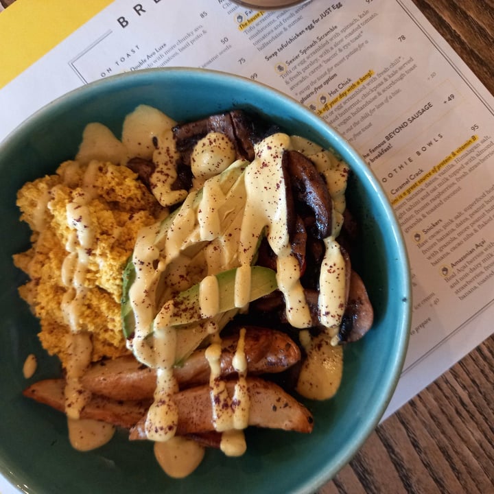 photo of Lexi's Healthy Eatery Farmers Breakfast Bowl shared by @chloewho on  19 Aug 2021 - review