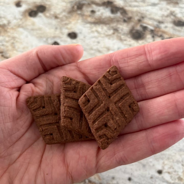 photo of Simple Mills Chocolate Brownie Sweet Thins shared by @dianna on  09 Mar 2022 - review