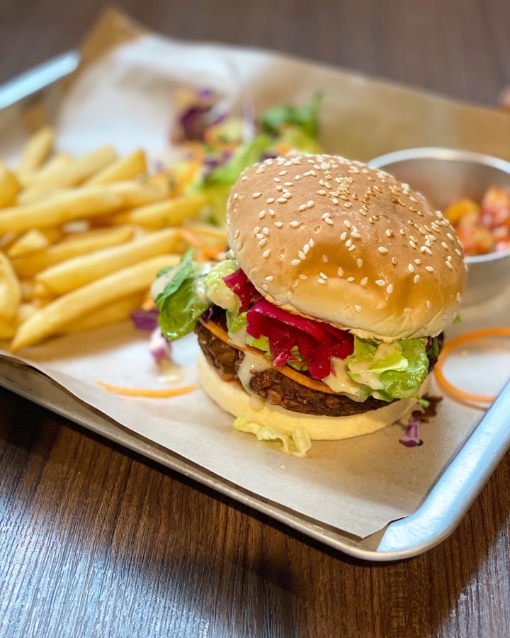 photo of Platypus Foodbar (Closed) Vegan Tempeh Burger shared by @peasfulpea on  09 Feb 2020 - review