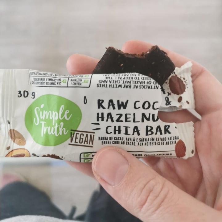 photo of Simple Truth Raw Cocoa, Hazelnut & Chia Bar shared by @lesswasteplantbased on  25 May 2021 - review