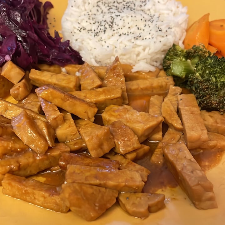 photo of Sopra la panca Tempeh glassato agli agrumi shared by @misscyanide on  09 Jun 2022 - review