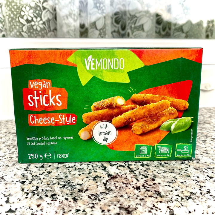 photo of Vemondo Vegan sticks cheese style shared by @itsanavi on  17 Nov 2021 - review