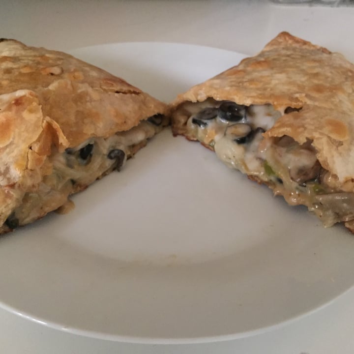 review photo of Evergreen Vegan Deli Maggie calzone shared by @vibrantvegan on 07 Aug 2022 - review