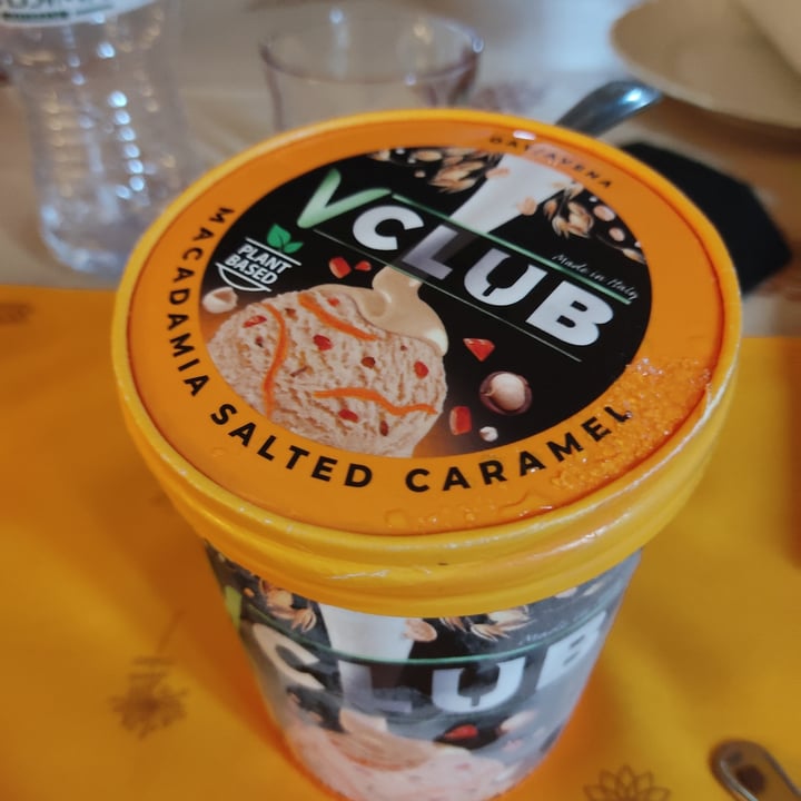 review photo of VClub Gelato Macadamia E Caramello Salato shared by @marpy2 on 15 Nov 2022 - review