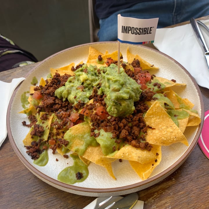 photo of Chimichanga Holland Village Vegetarian Loaded Nachos shared by @raynoldtanyx on  11 Jan 2022 - review