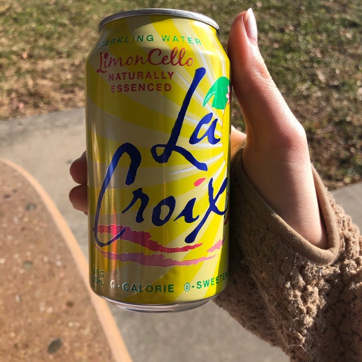 photo of La Croix LimonCello Sparkling Water shared by @srw4 on  25 Dec 2021 - review