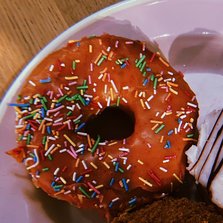 photo of Brammibal's Donuts Pink Sprinkles shared by @holasoymylk on  05 Feb 2022 - review