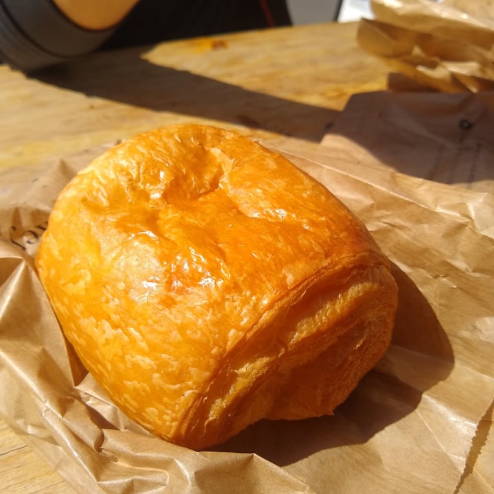 photo of Land&Monkeys Pain au chocolat shared by @muel on  26 Apr 2022 - review