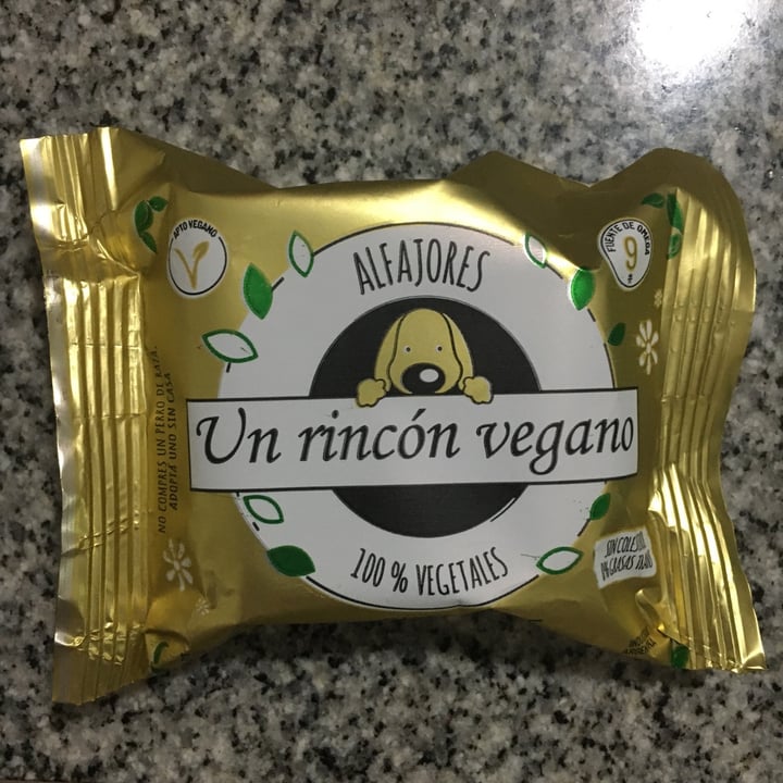photo of Un Rincón Vegano Alfajor Chocolate shared by @luzvegana on  08 Sep 2020 - review