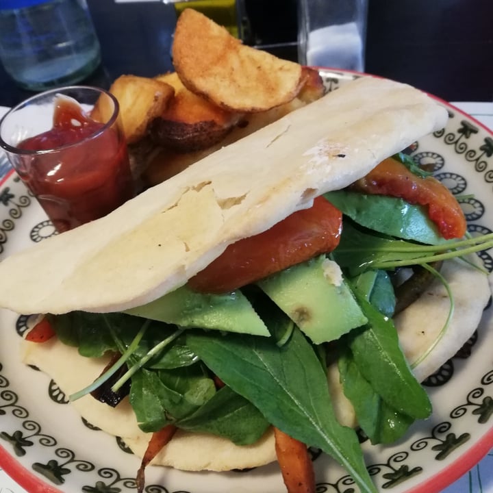 photo of Cocina Ramirez! Sandwich de vegetales shared by @valentinaspalletta on  01 Aug 2021 - review